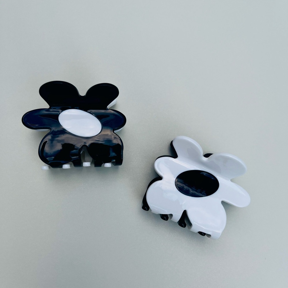 Flower Hair Clip in Black and White